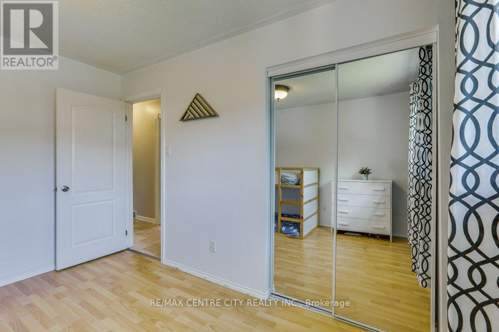 Photo 17 of 50 for 32 Mclarty Drive