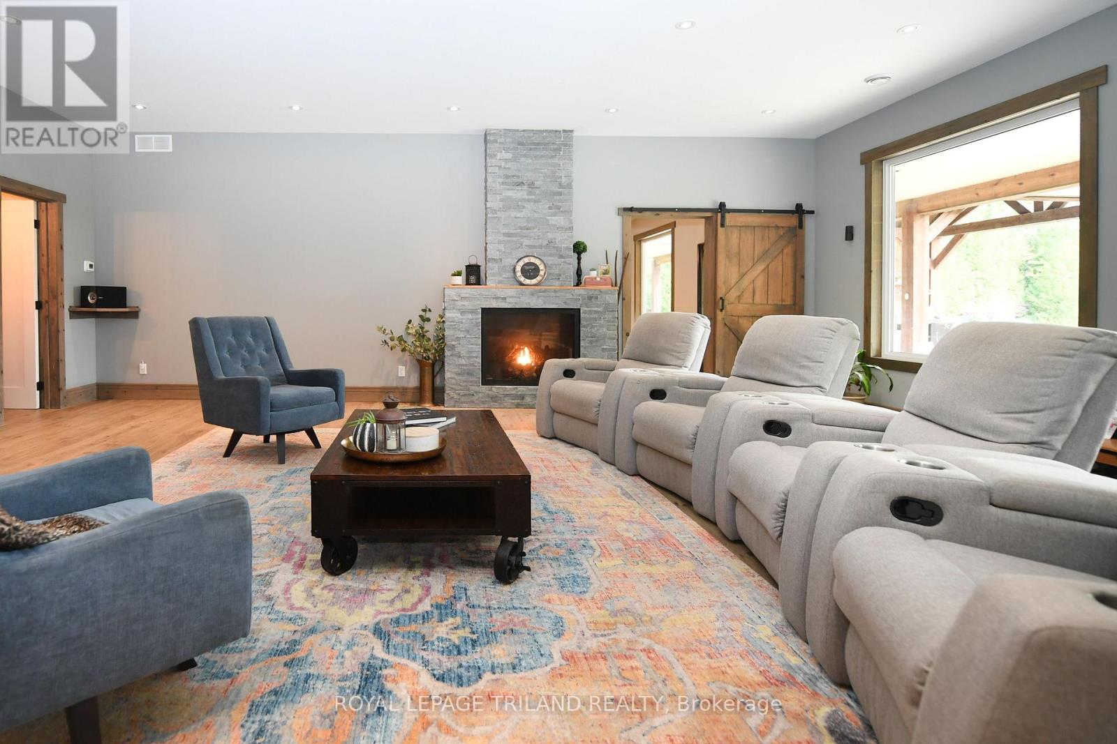 7264 Ridge Road, Lambton Shores (Bosanquet), Ontario  N0N 1J3 - Photo 10 - X12212207