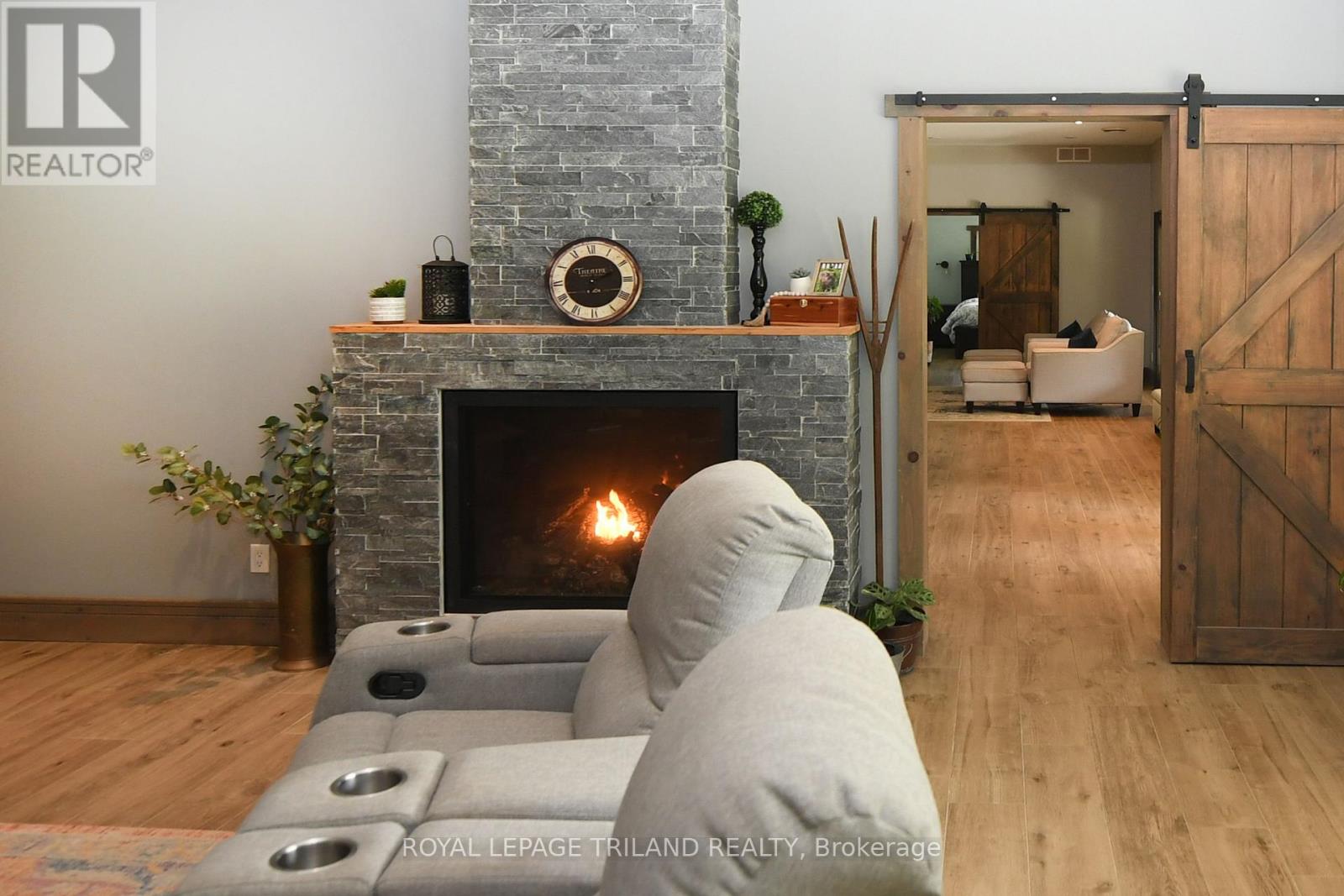 7264 Ridge Road, Lambton Shores (Bosanquet), Ontario  N0N 1J3 - Photo 11 - X12212207