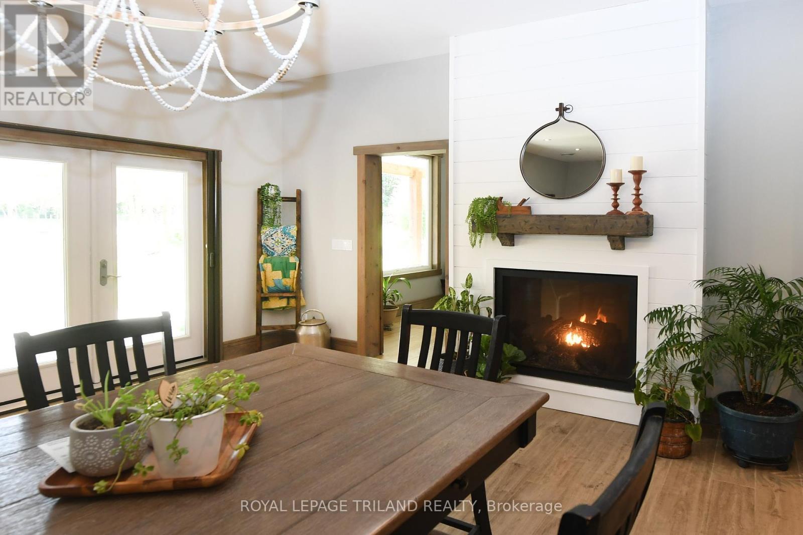 7264 Ridge Road, Lambton Shores (Bosanquet), Ontario  N0N 1J3 - Photo 13 - X12212207