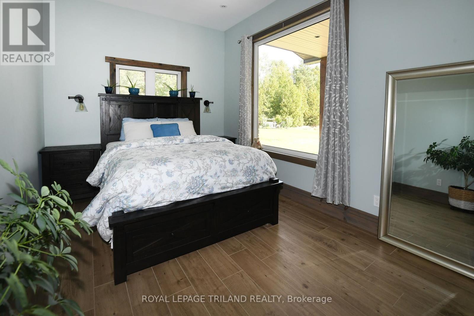 7264 Ridge Road, Lambton Shores (Bosanquet), Ontario  N0N 1J3 - Photo 20 - X12212207