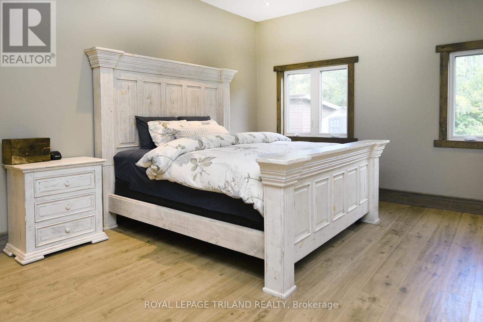 7264 Ridge Road, Lambton Shores (Bosanquet), Ontario  N0N 1J3 - Photo 21 - X12212207