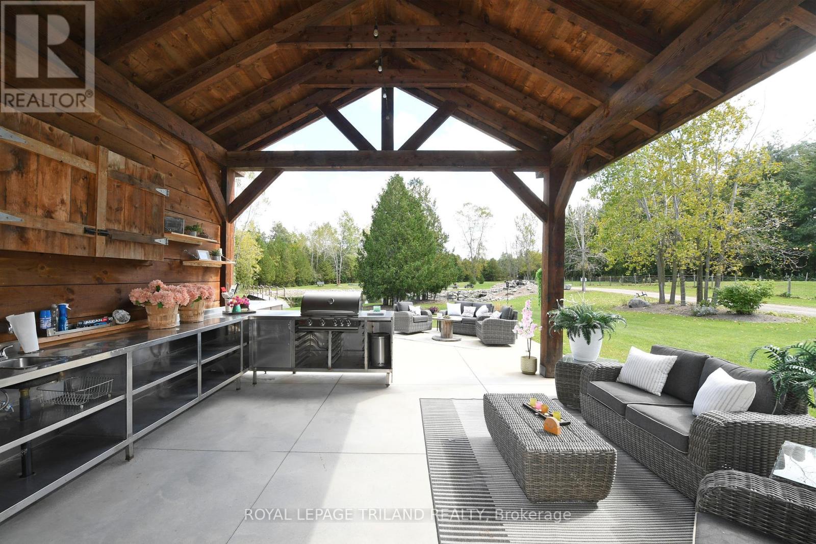 7264 Ridge Road, Lambton Shores (Bosanquet), Ontario  N0N 1J3 - Photo 31 - X12212207