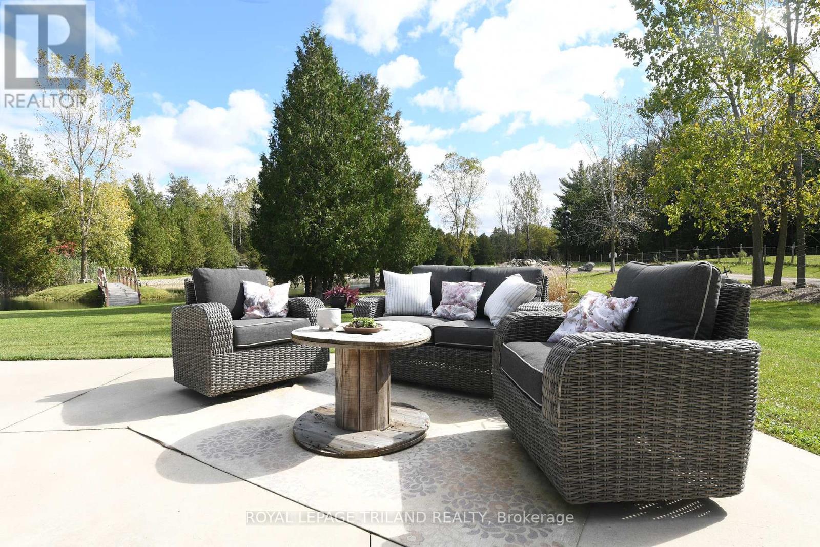 7264 Ridge Road, Lambton Shores (Bosanquet), Ontario  N0N 1J3 - Photo 32 - X12212207