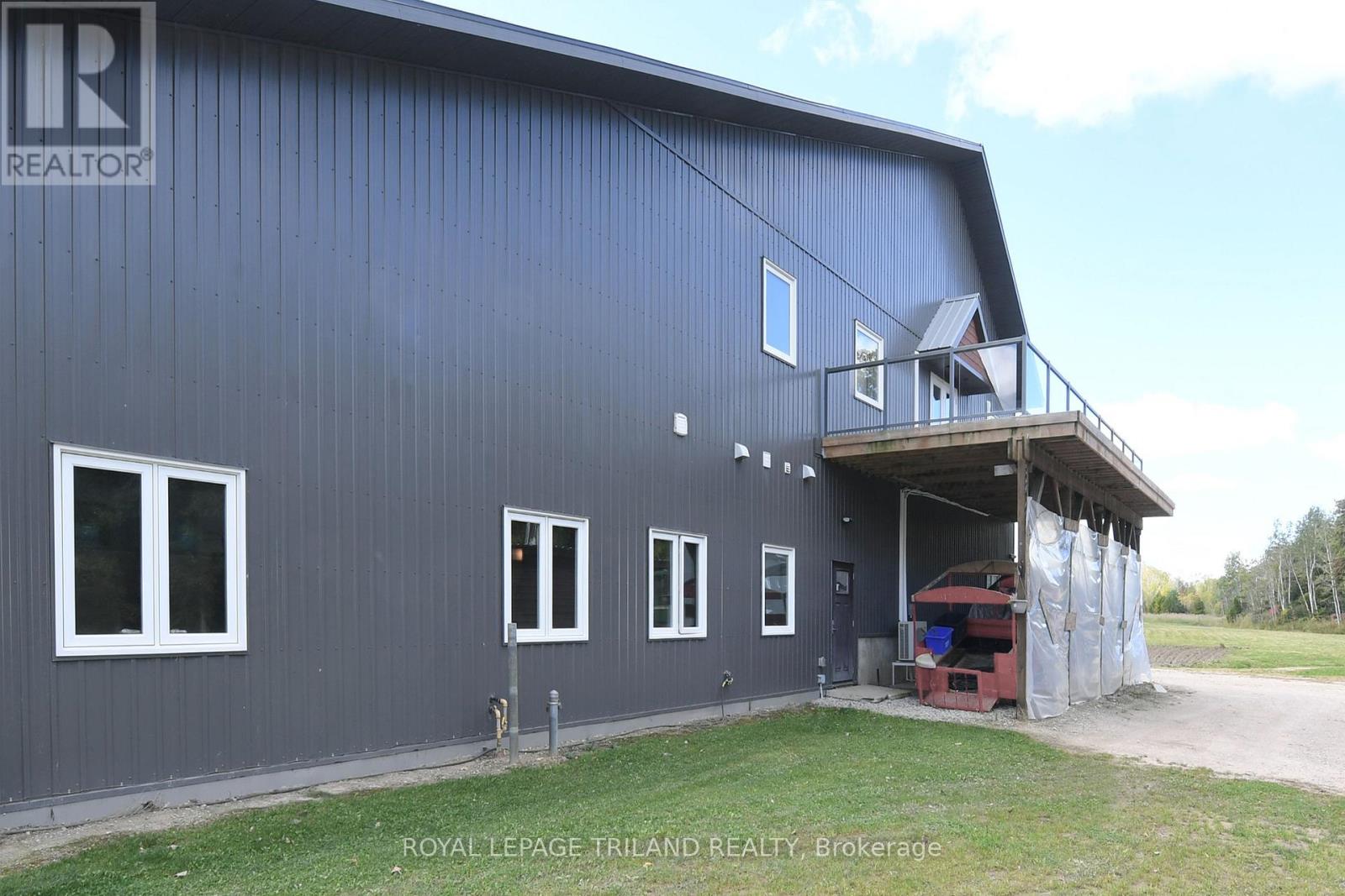 7264 Ridge Road, Lambton Shores (Bosanquet), Ontario  N0N 1J3 - Photo 40 - X12212207