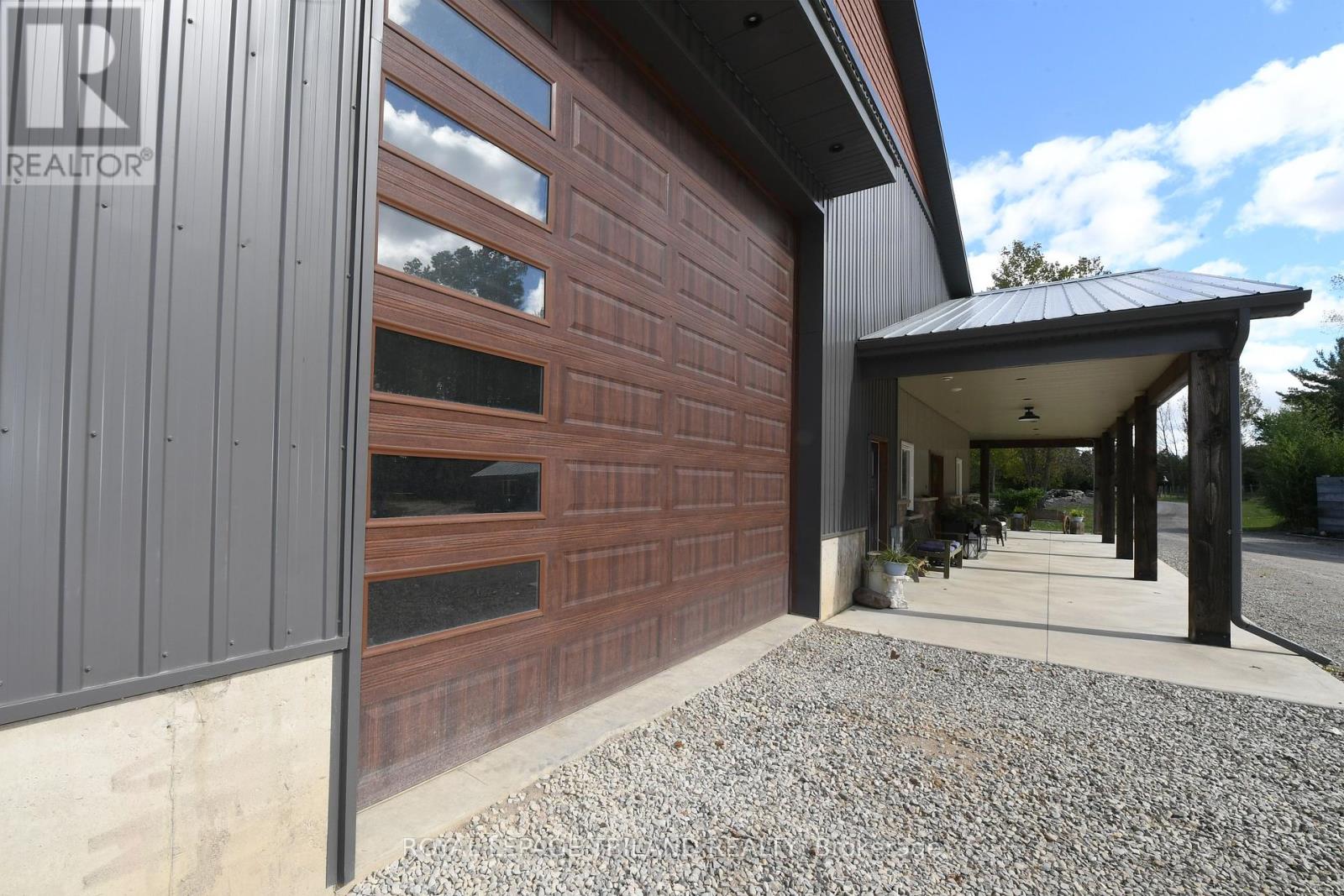 7264 Ridge Road, Lambton Shores (Bosanquet), Ontario  N0N 1J3 - Photo 41 - X12212207