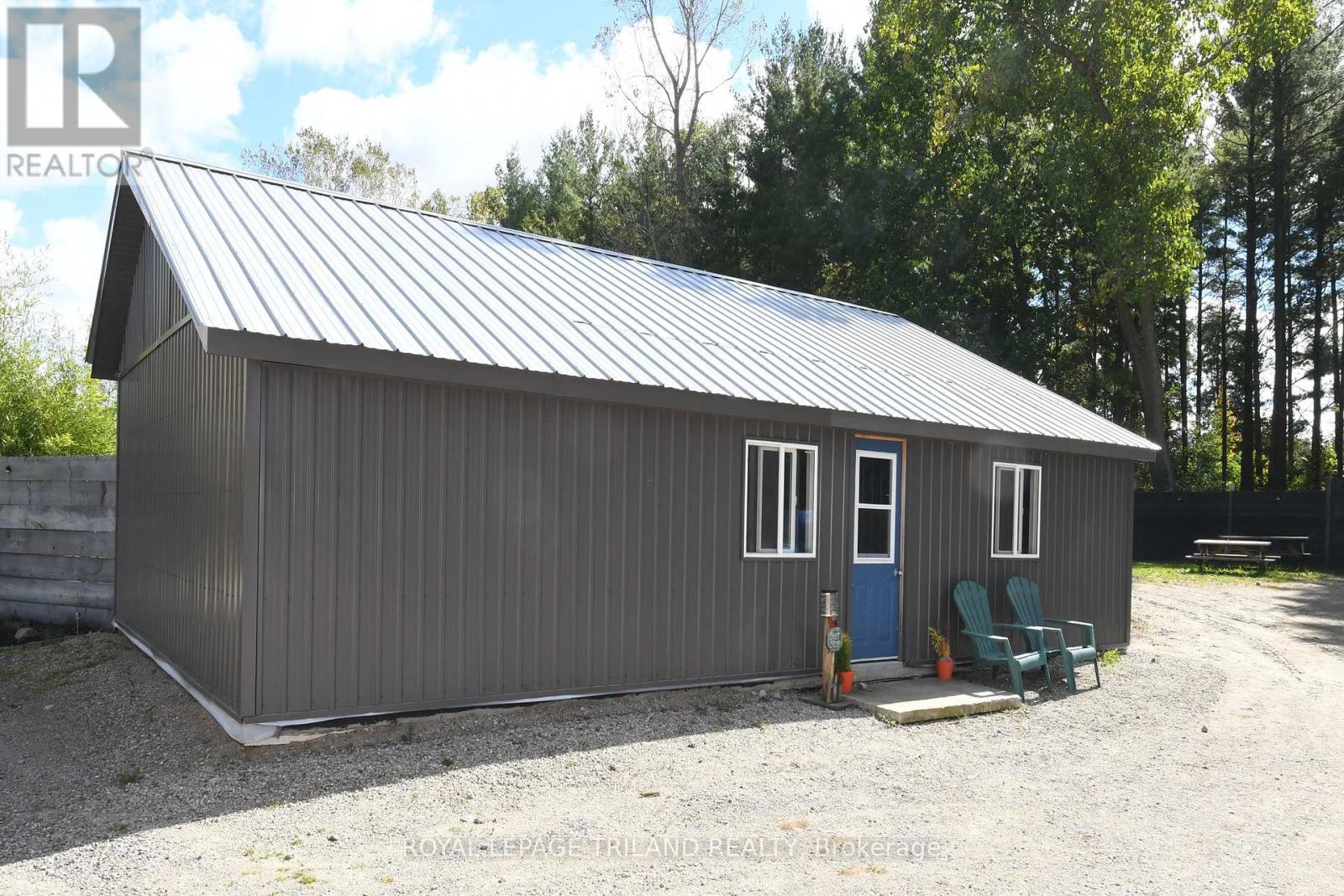 7264 Ridge Road, Lambton Shores (Bosanquet), Ontario  N0N 1J3 - Photo 42 - X12212207