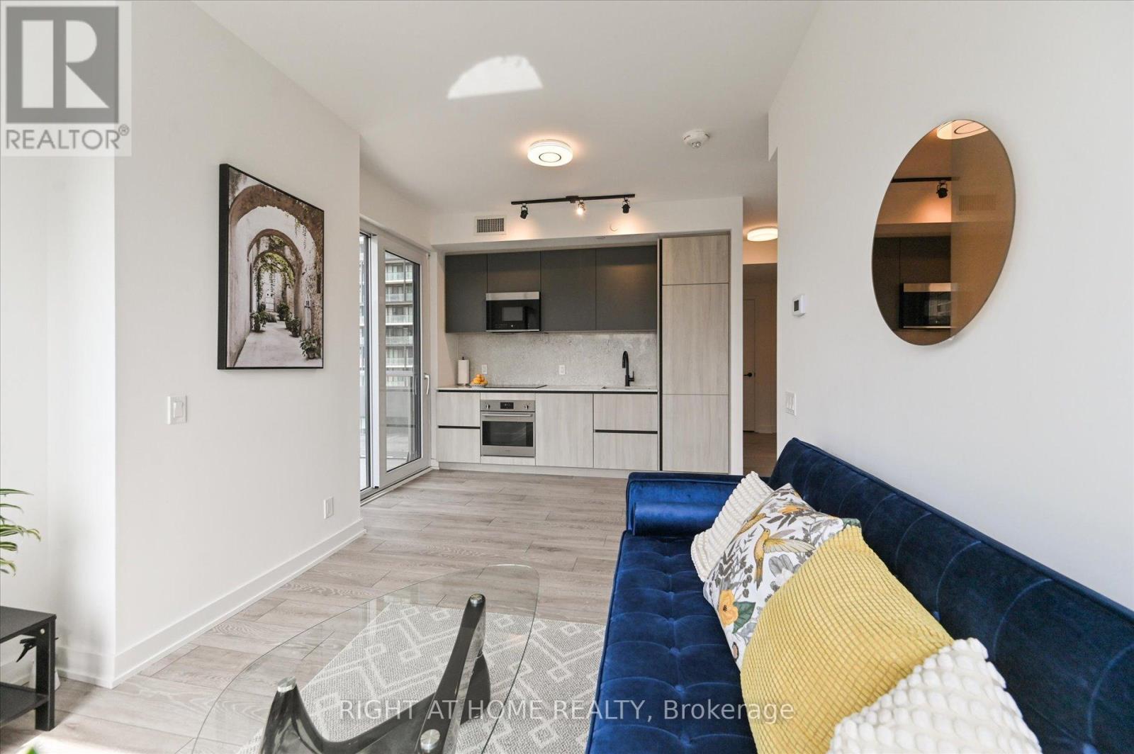 825 - 108 Peter Street, Toronto, Ontario  M5V 0W2 - Photo 11 - C12211915
