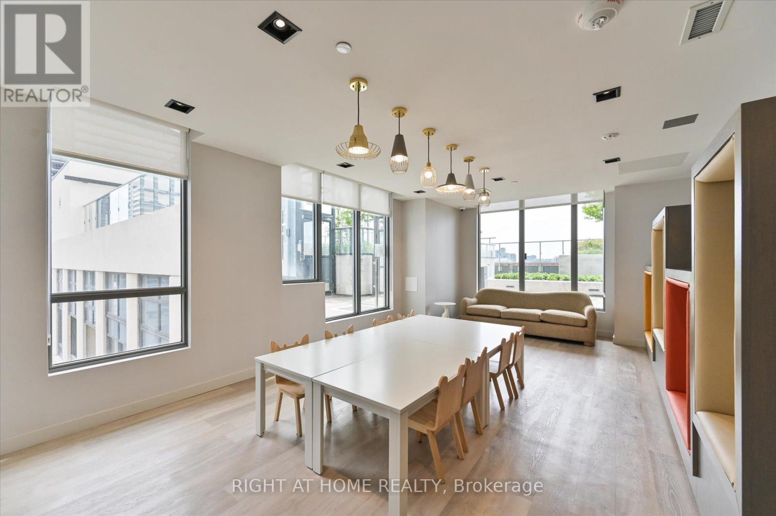 825 - 108 Peter Street, Toronto, Ontario  M5V 0W2 - Photo 23 - C12211915
