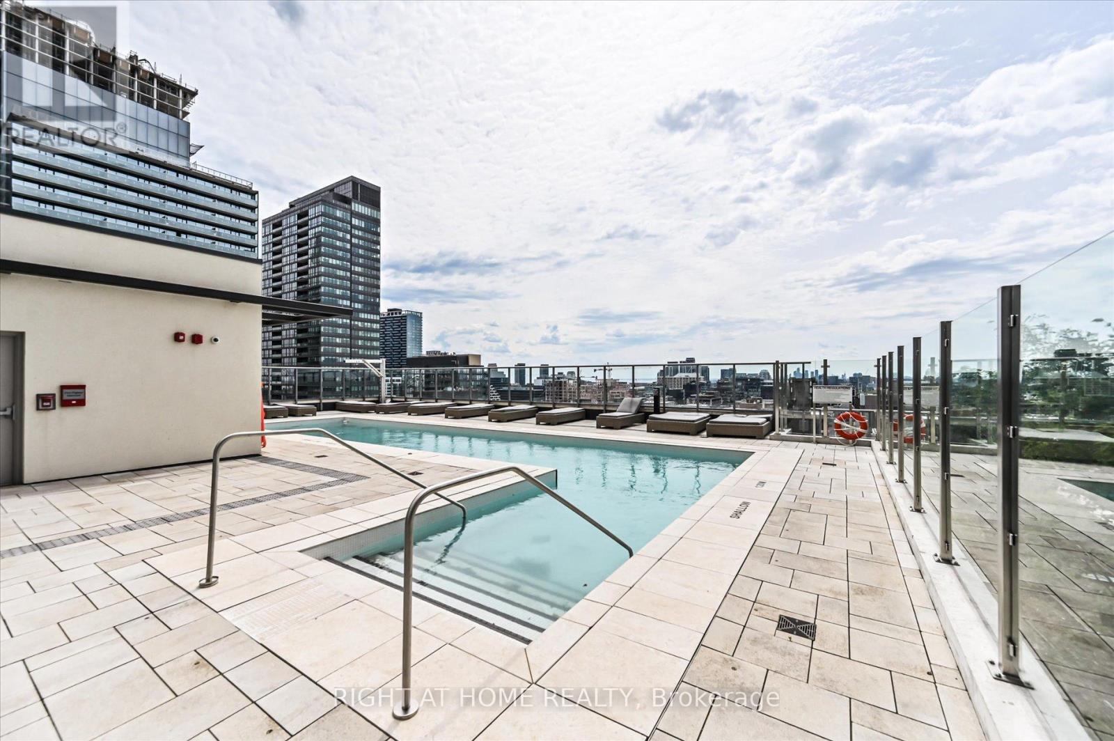 825 - 108 Peter Street, Toronto, Ontario  M5V 0W2 - Photo 25 - C12211915