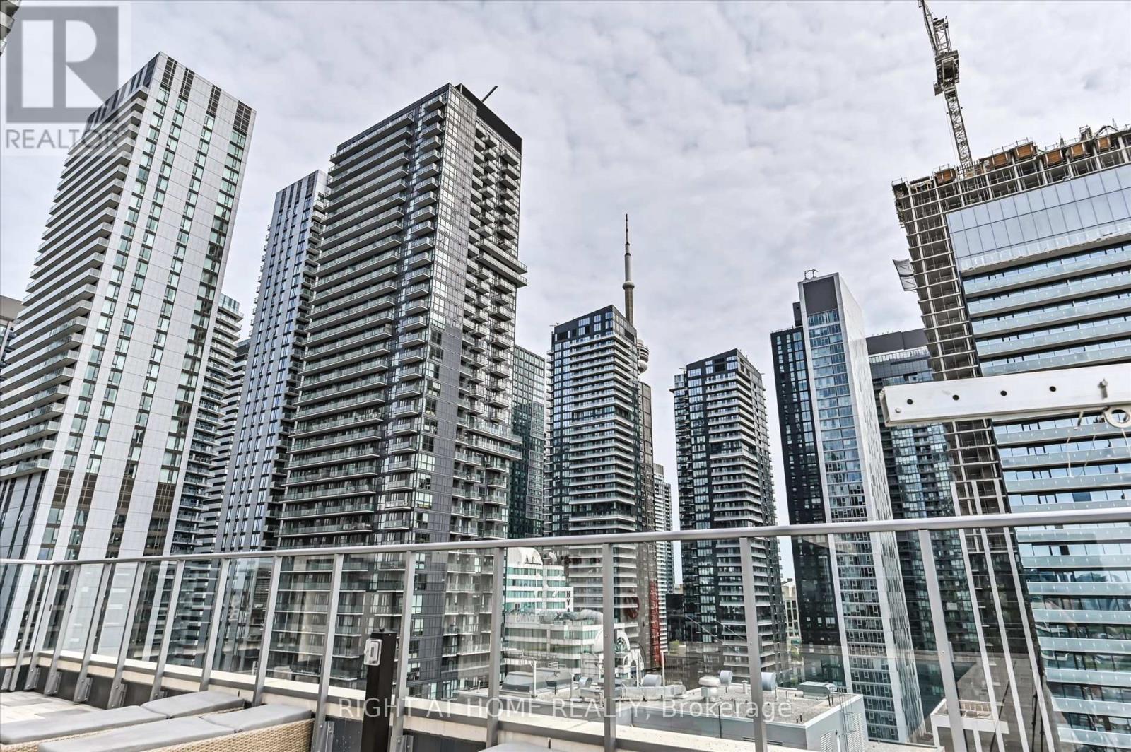 825 - 108 Peter Street, Toronto, Ontario  M5V 0W2 - Photo 28 - C12211915