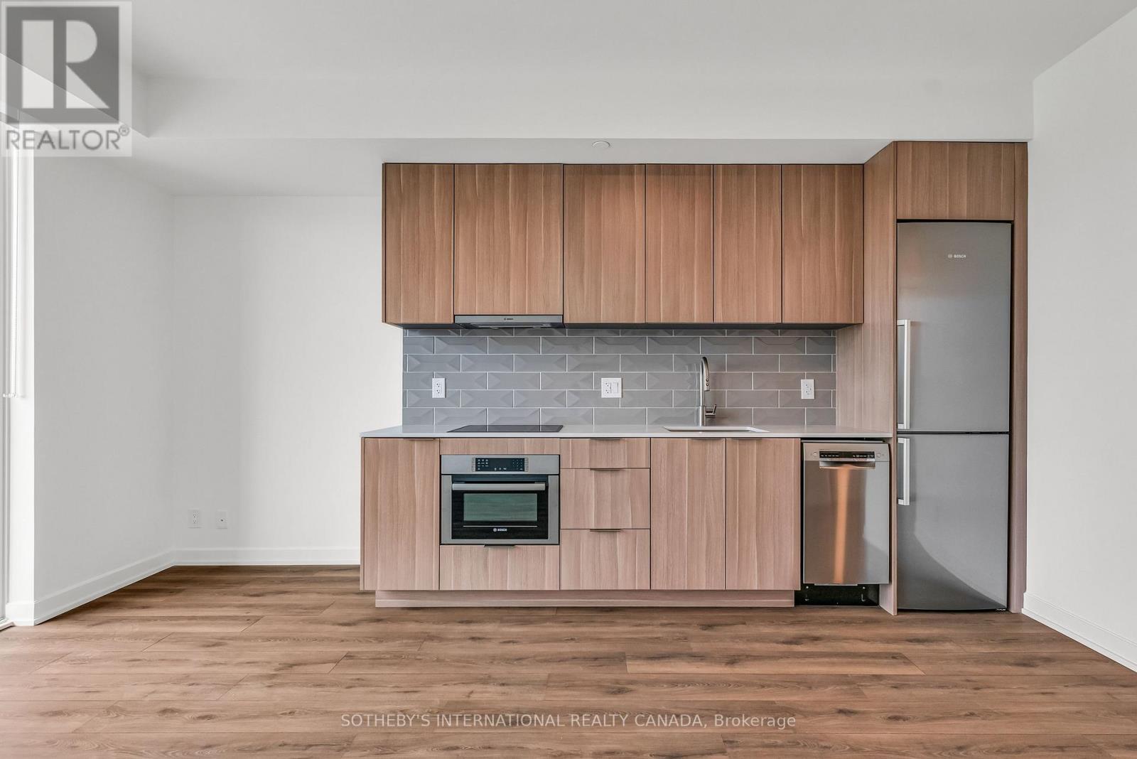 1021 - 88 Bathurst Street, Toronto, Ontario  M5V 0W8 - Photo 11 - C12211917