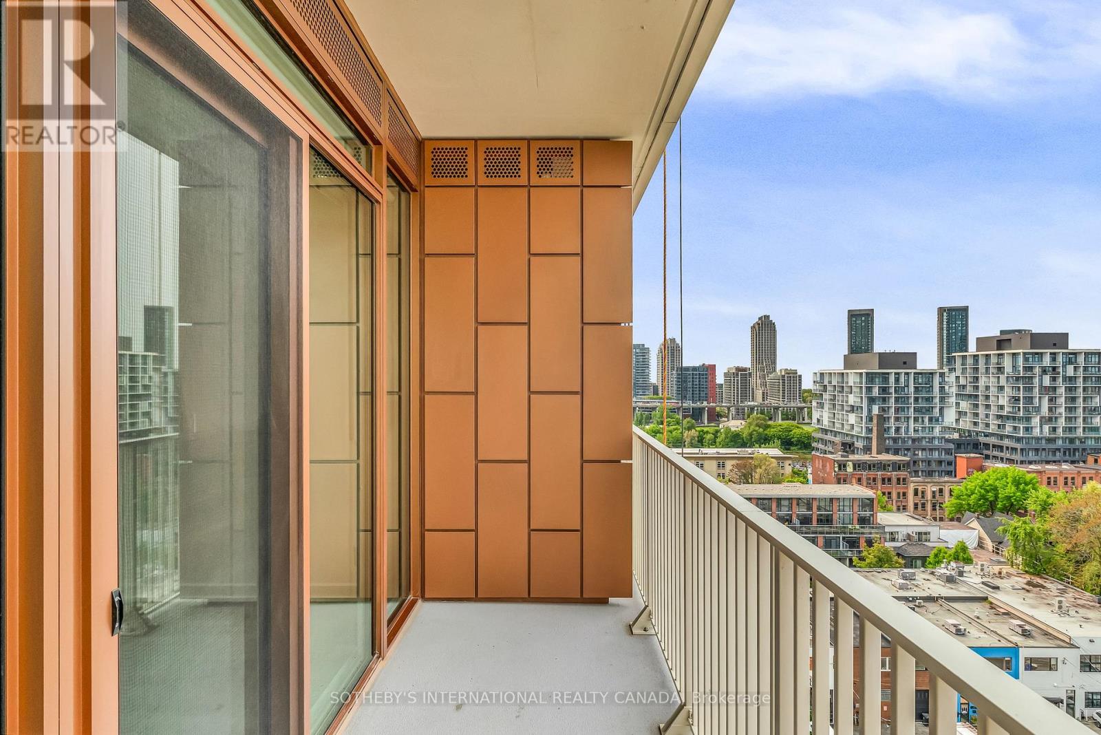 1021 - 88 Bathurst Street, Toronto, Ontario  M5V 0W8 - Photo 17 - C12211917