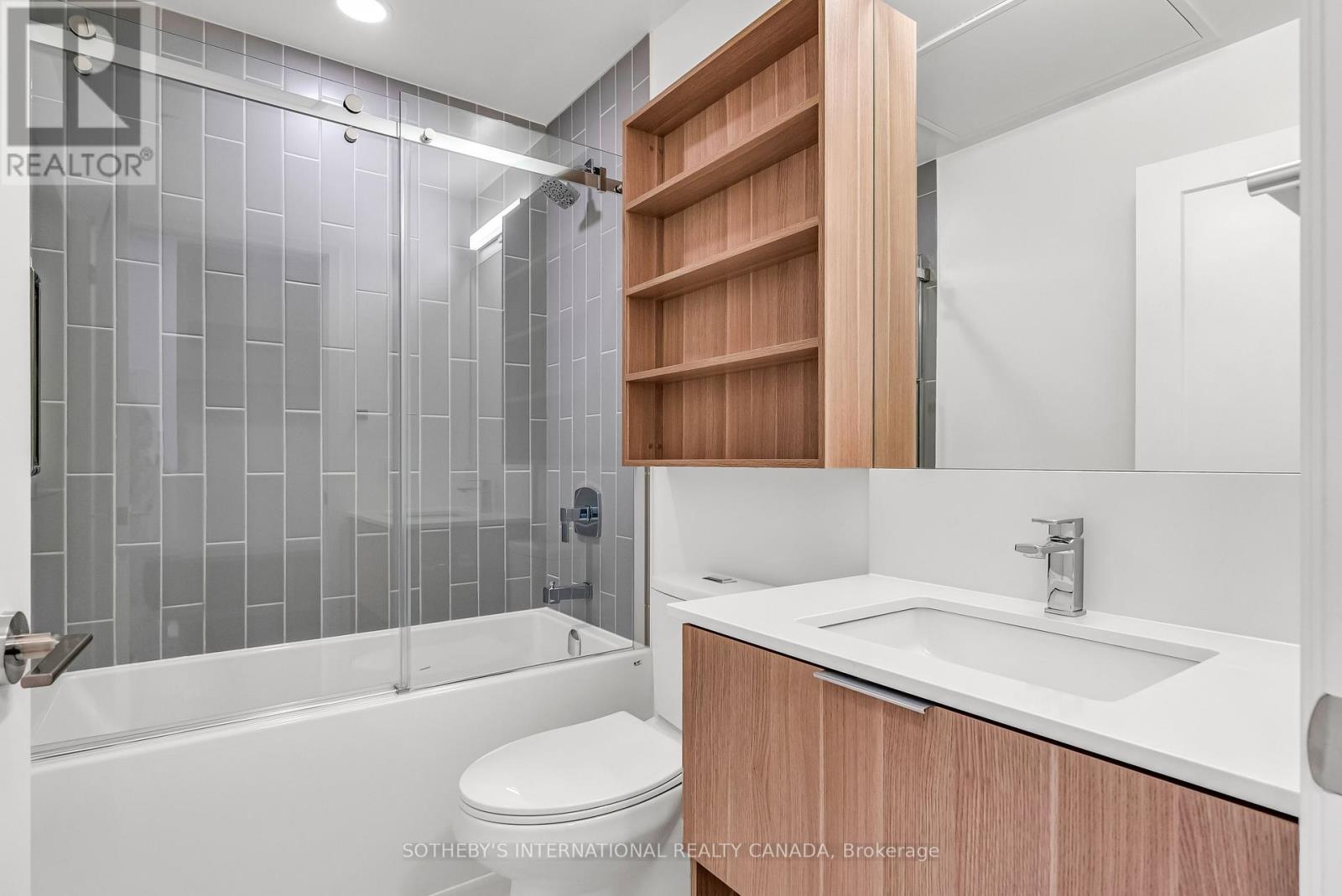 1021 - 88 Bathurst Street, Toronto, Ontario  M5V 0W8 - Photo 5 - C12211917