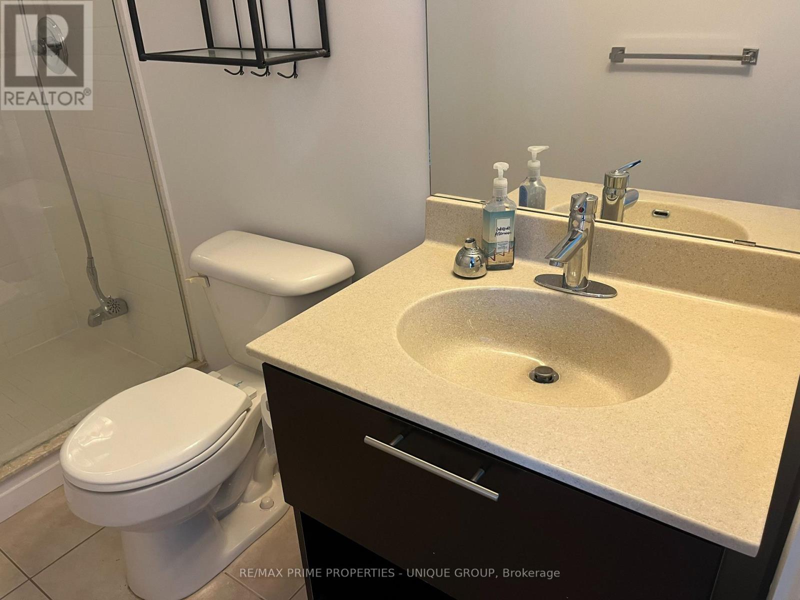 907 - 120 Dallimore Circle, Toronto (Banbury-Don Mills), Ontario  M3C 4J1 - Photo 19 - C12211919