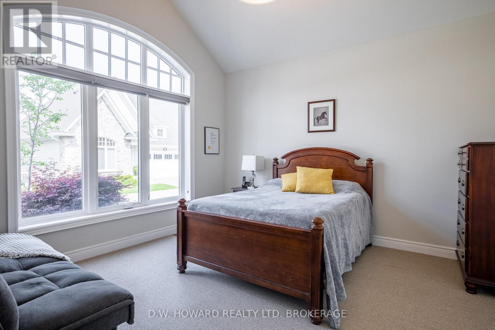 8 Sassafras Row, Fort Erie, Ontario  L0S 1N0 - Photo 18 - X12212090