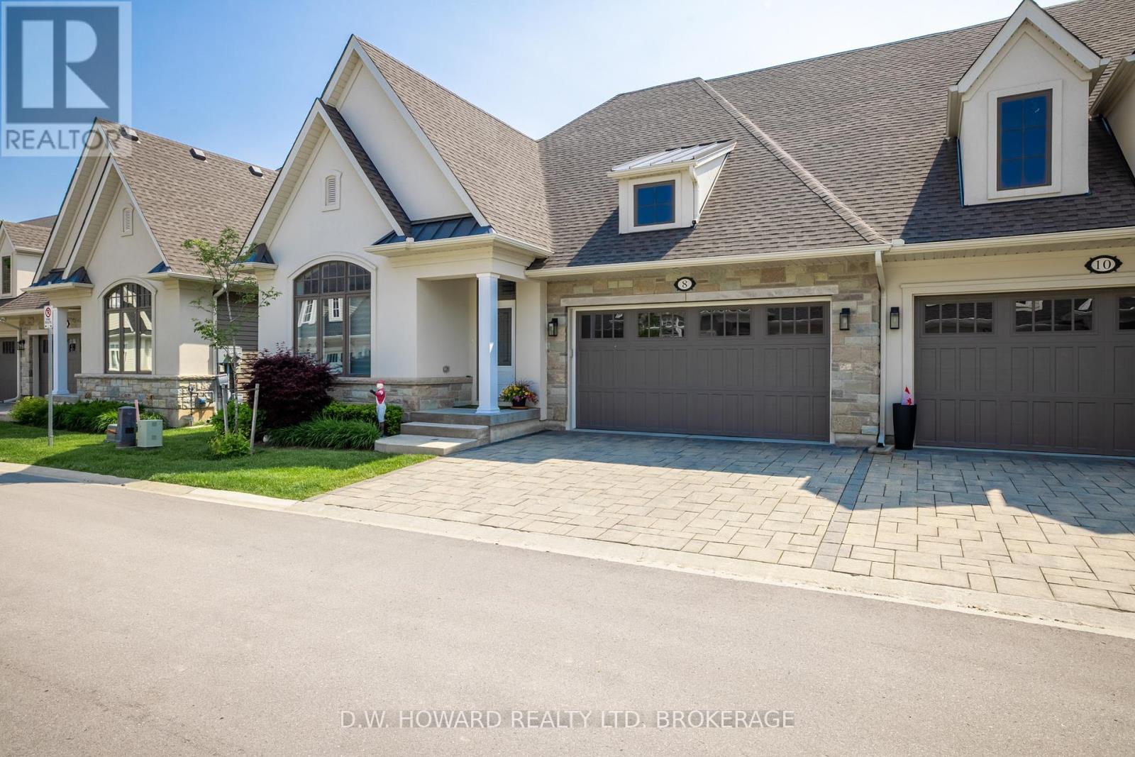 8 Sassafras Row, Fort Erie, Ontario  L0S 1N0 - Photo 2 - X12212090