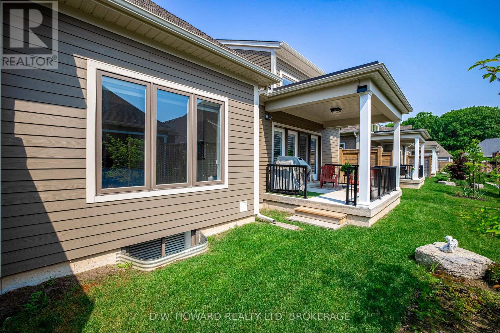8 Sassafras Row, Fort Erie, Ontario  L0S 1N0 - Photo 28 - X12212090