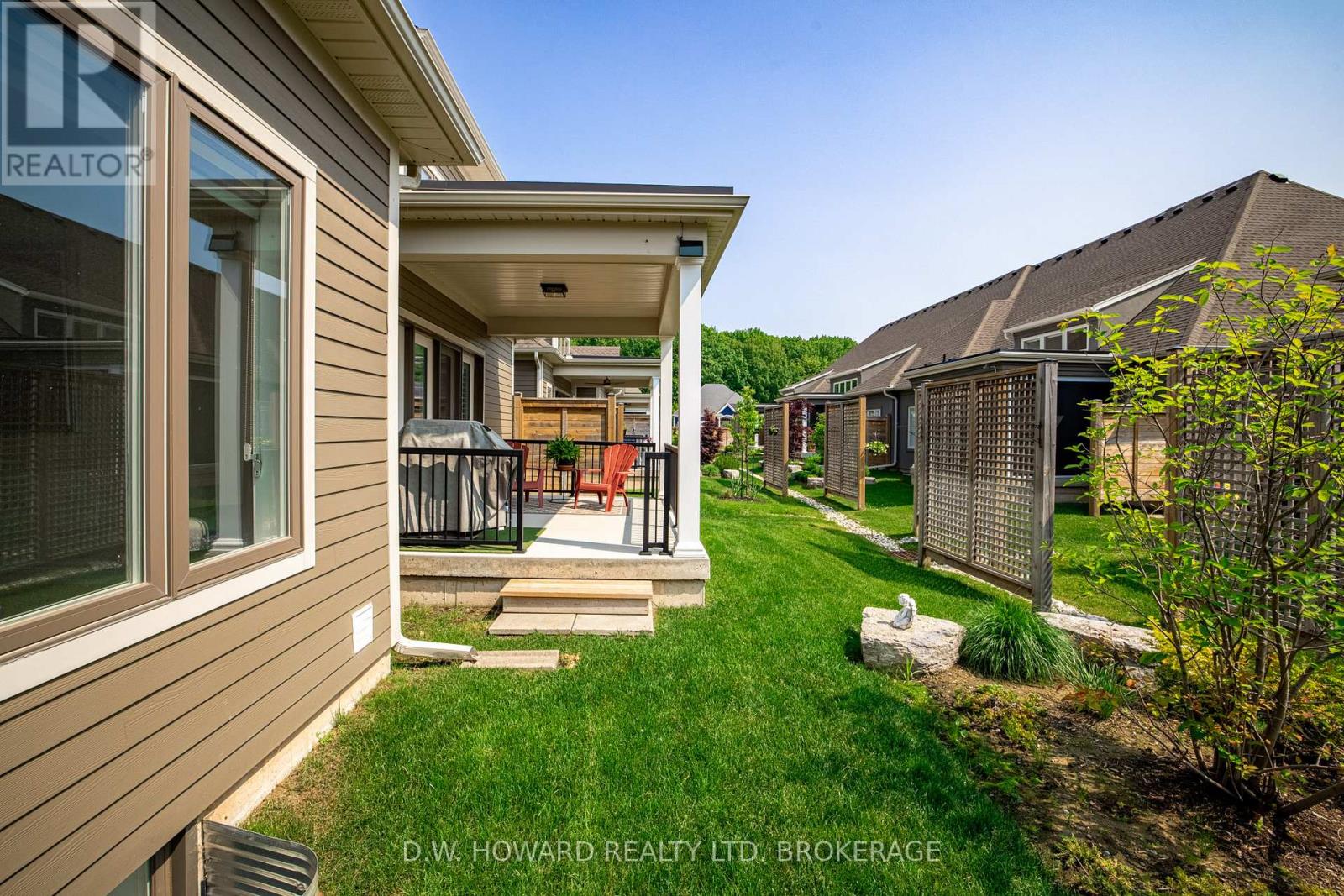 8 Sassafras Row, Fort Erie, Ontario  L0S 1N0 - Photo 29 - X12212090