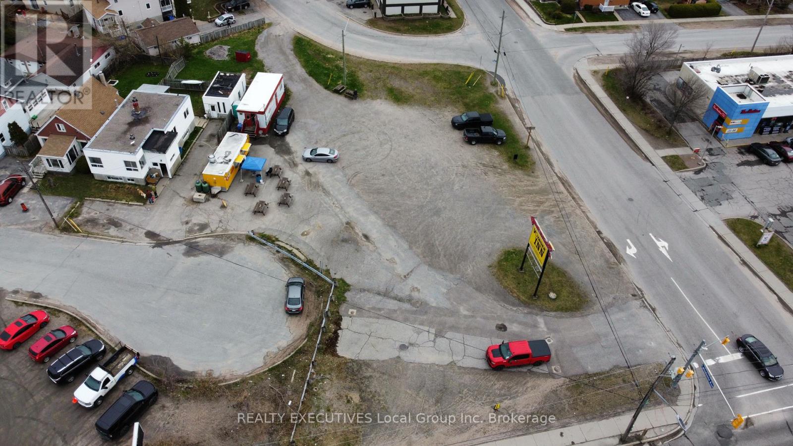 104 Highland Road, North Bay, Ontario P1B 6K4 - Photo 2 - X12212153