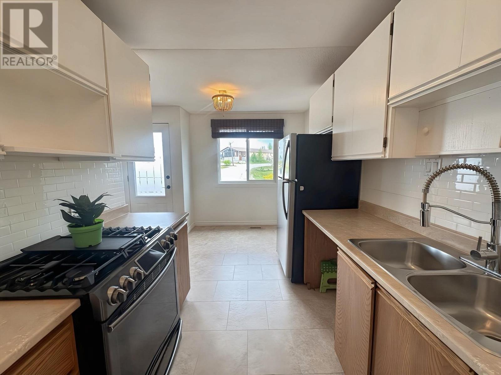 140a Centennial Dr, Longlac, Ontario  P0T 2A0 - Photo 6 - TB251625