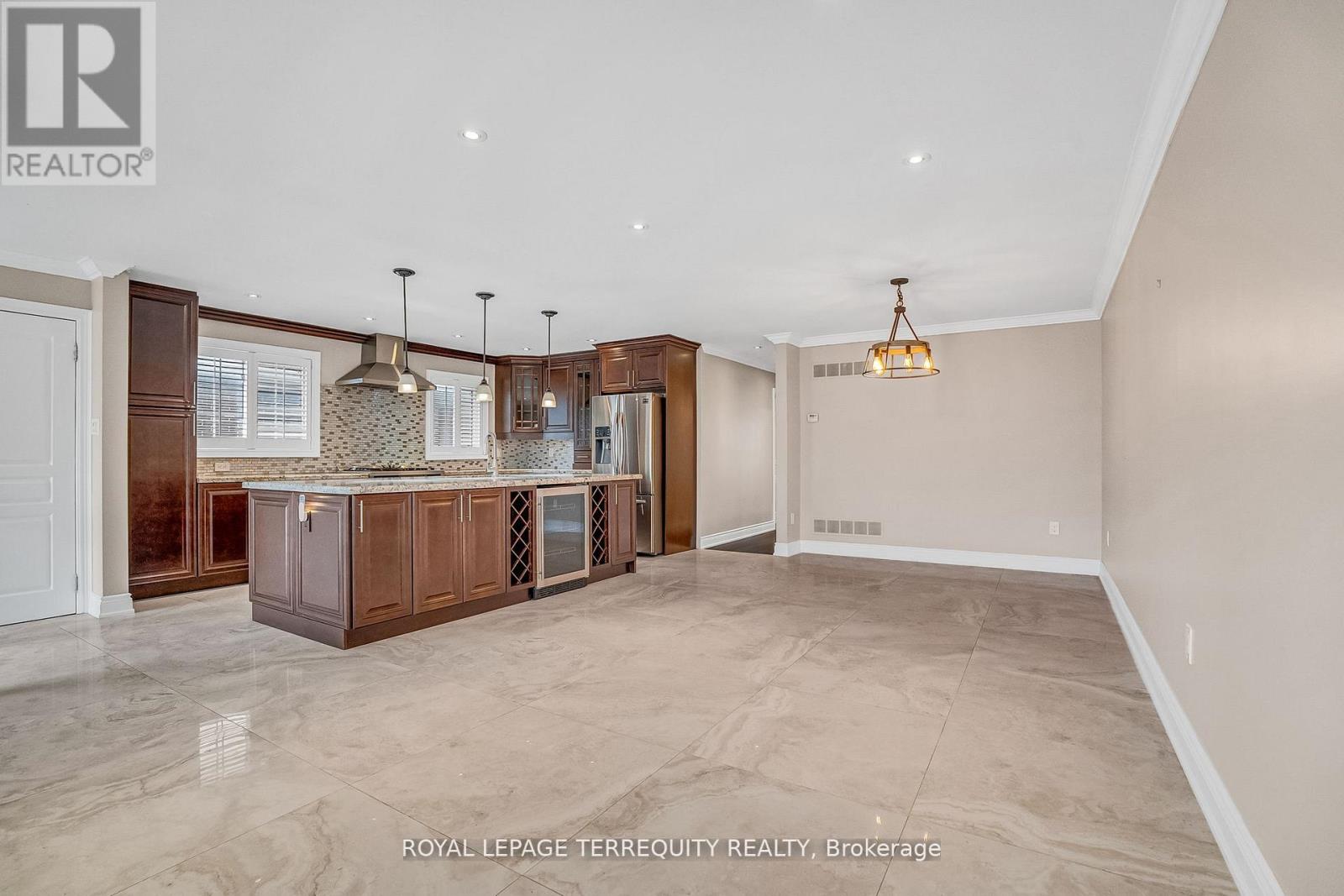 17 Agincourt Road, Vaughan (West Woodbridge), Ontario  L4L 2Z7 - Photo 13 - N12211882
