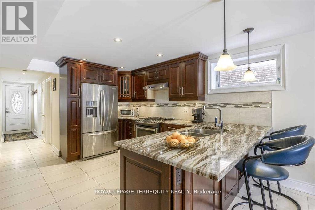 17 Agincourt Road, Vaughan (West Woodbridge), Ontario  L4L 2Z7 - Photo 38 - N12211882
