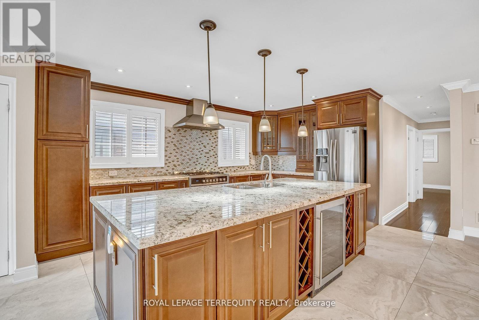 17 Agincourt Road, Vaughan (West Woodbridge), Ontario  L4L 2Z7 - Photo 6 - N12211882