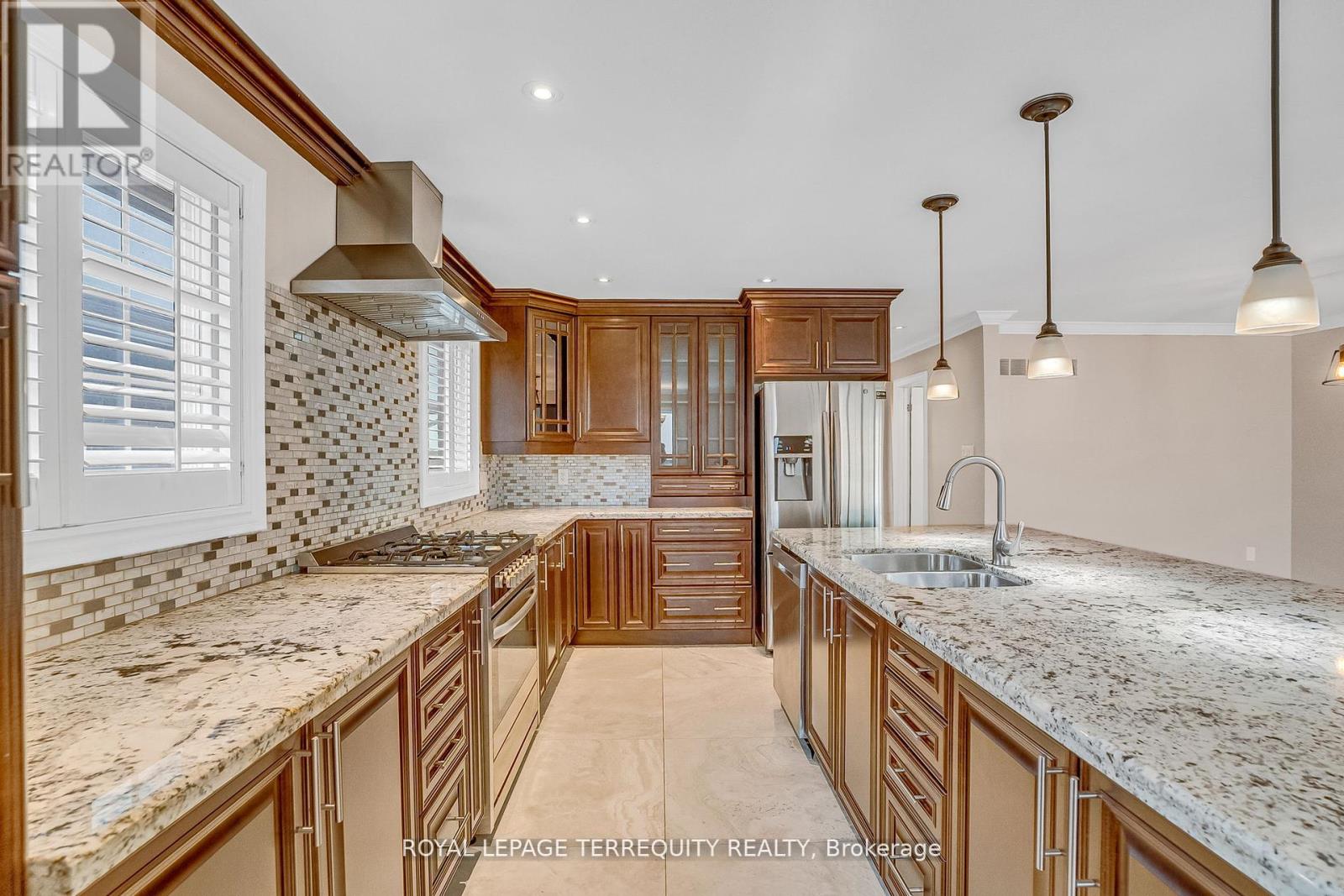 17 Agincourt Road, Vaughan (West Woodbridge), Ontario  L4L 2Z7 - Photo 8 - N12211882