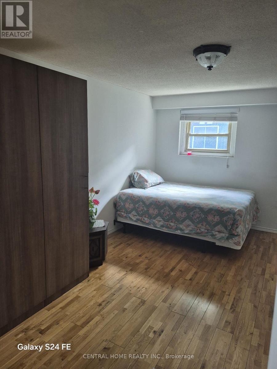 168 Brammar (Basement) Street, Newmarket, Ontario  L3Y 7T3 - Photo 3 - N12211898