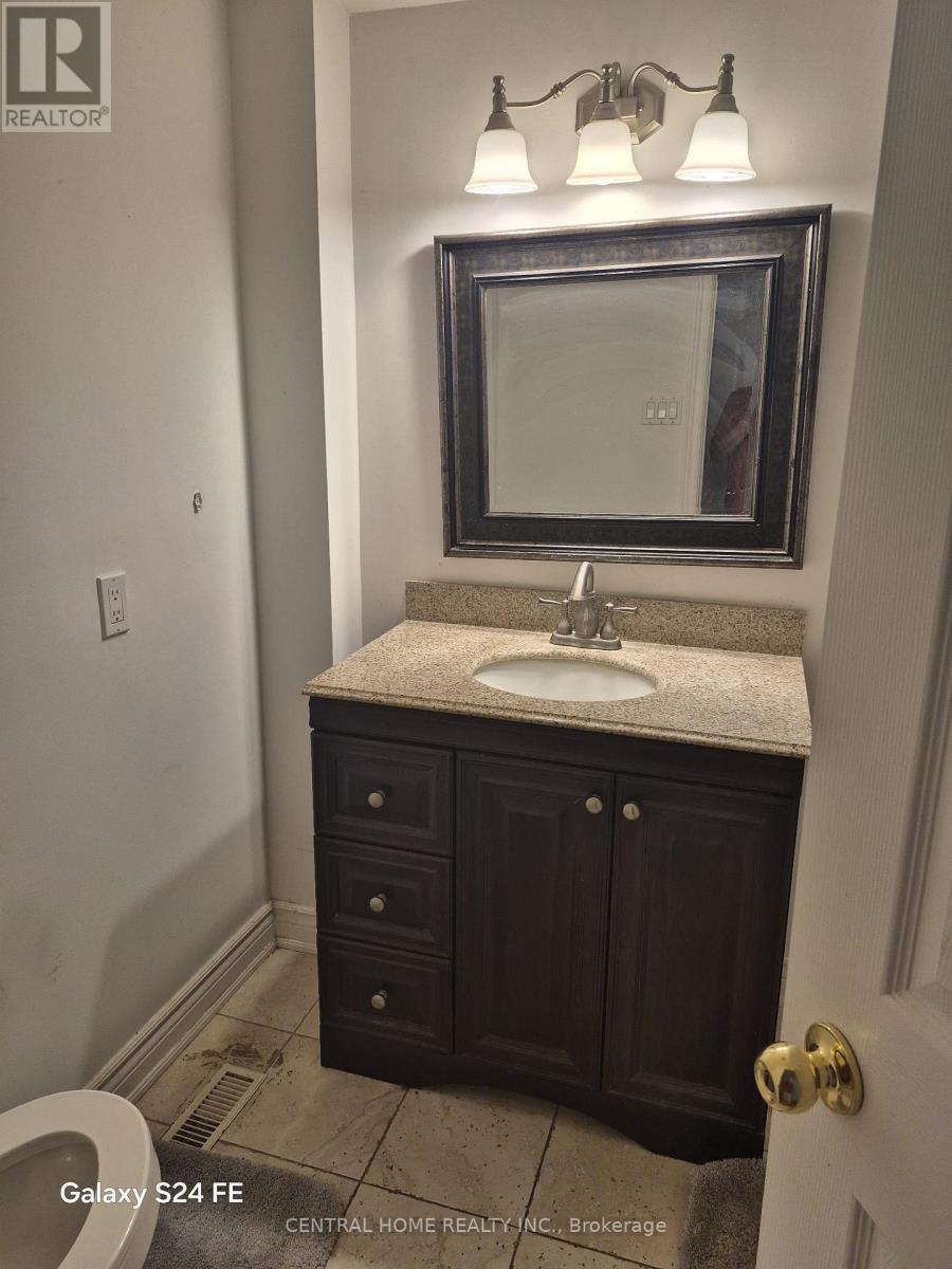 168 Brammar (Basement) Street, Newmarket, Ontario  L3Y 7T3 - Photo 7 - N12211898