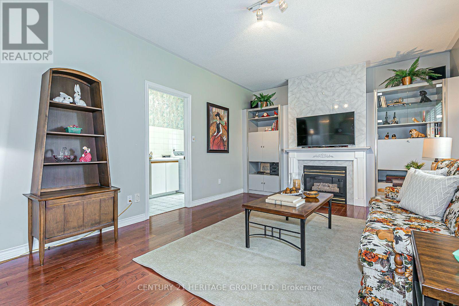 69 David Willson Trail, East Gwillimbury (Sharon), Ontario  L0G 1V0 - Photo 11 - N12211947