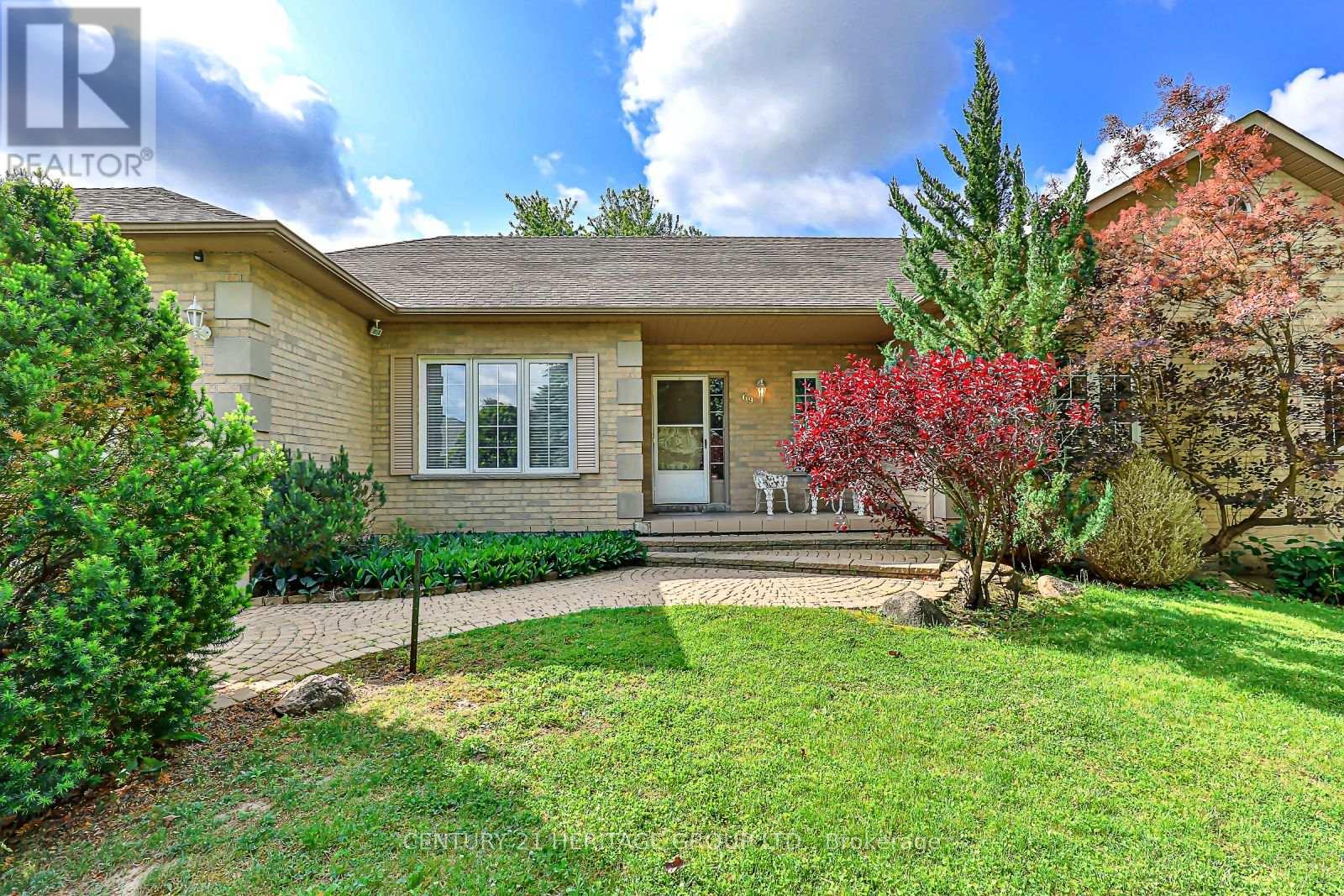 69 David Willson Trail, East Gwillimbury (Sharon), Ontario  L0G 1V0 - Photo 3 - N12211947