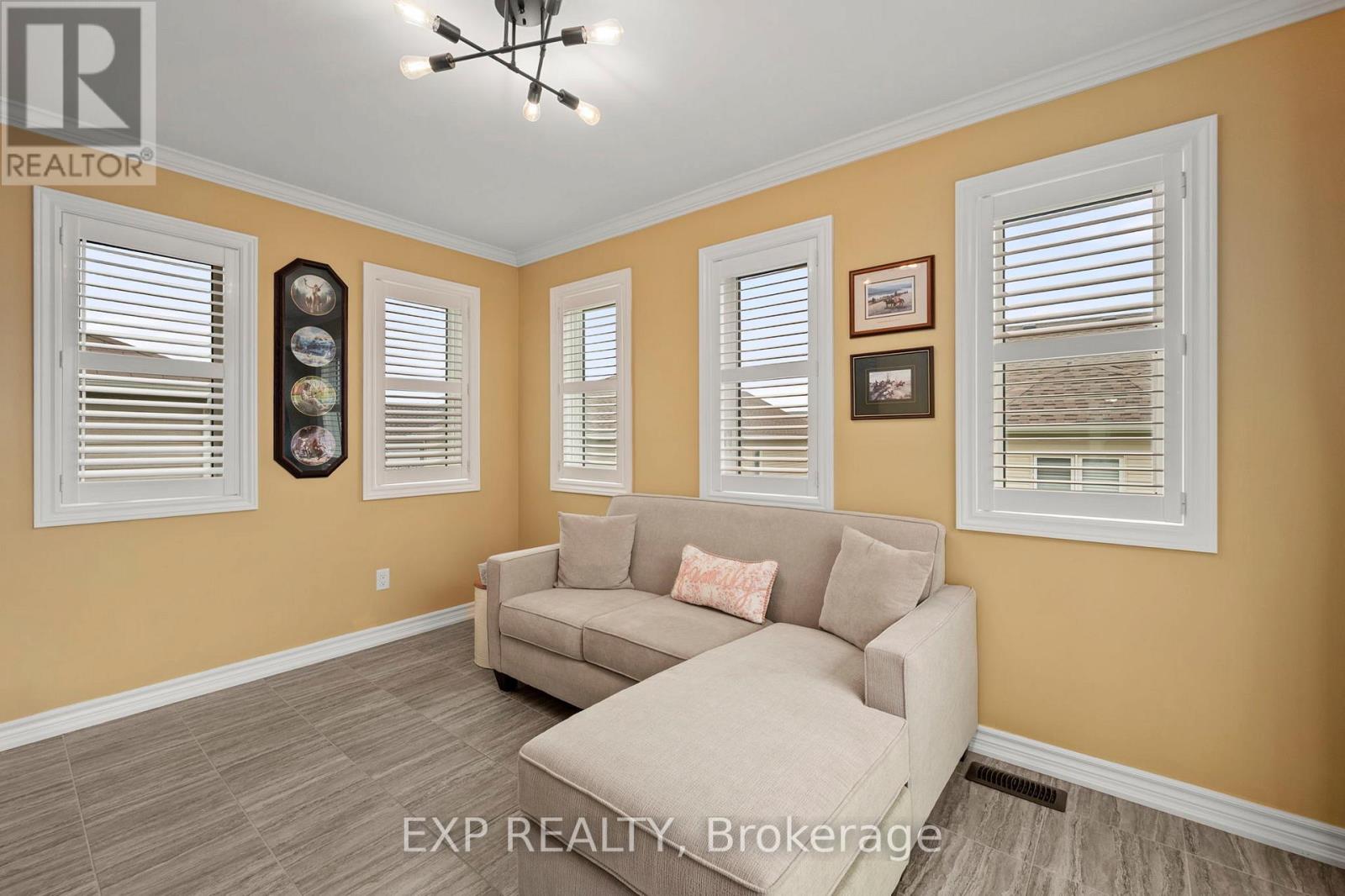 10 Sinclair Crescent, Ramara (Atherley), Ontario  L3V 8K1 - Photo 17 - S12211950