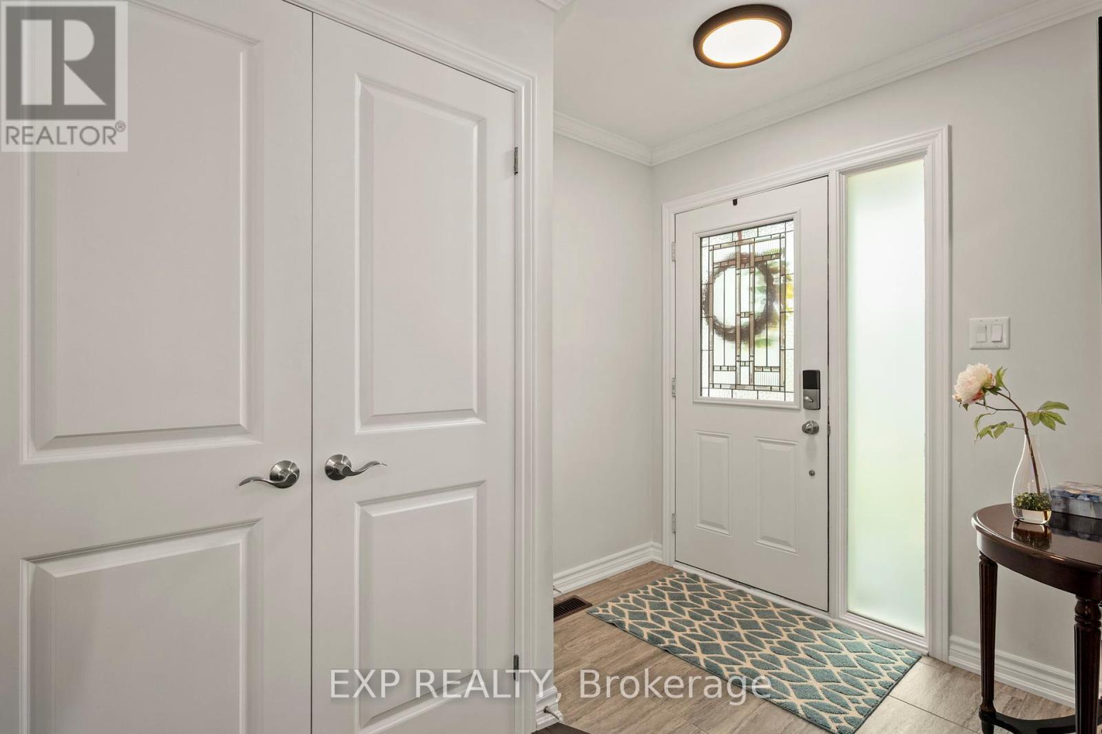 10 Sinclair Crescent, Ramara (Atherley), Ontario  L3V 8K1 - Photo 6 - S12211950