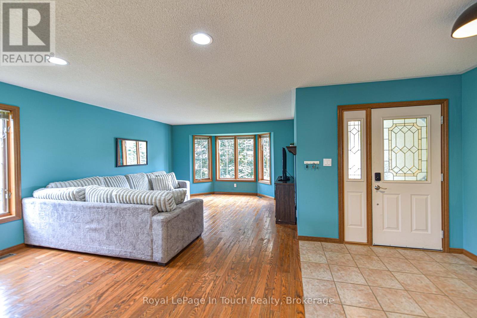 5 Earls Court, Severn, Ontario  L0K 1E0 - Photo 10 - S12212149