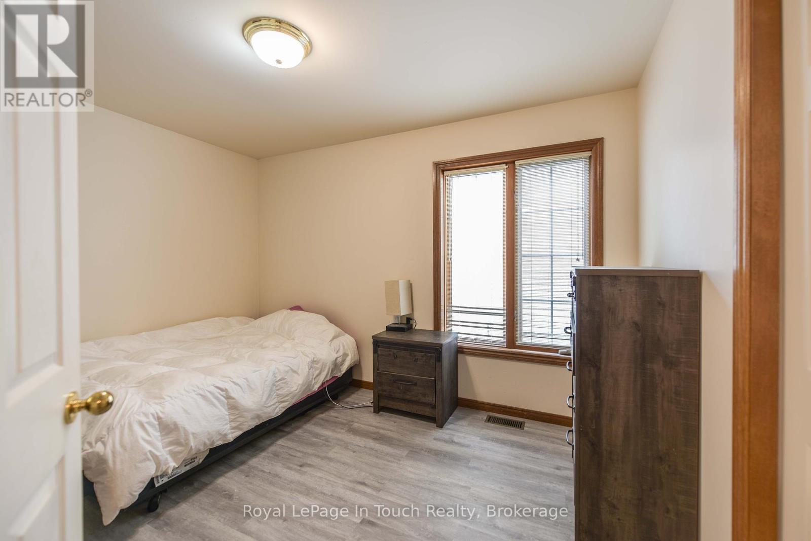 5 Earls Court, Severn, Ontario  L0K 1E0 - Photo 22 - S12212149