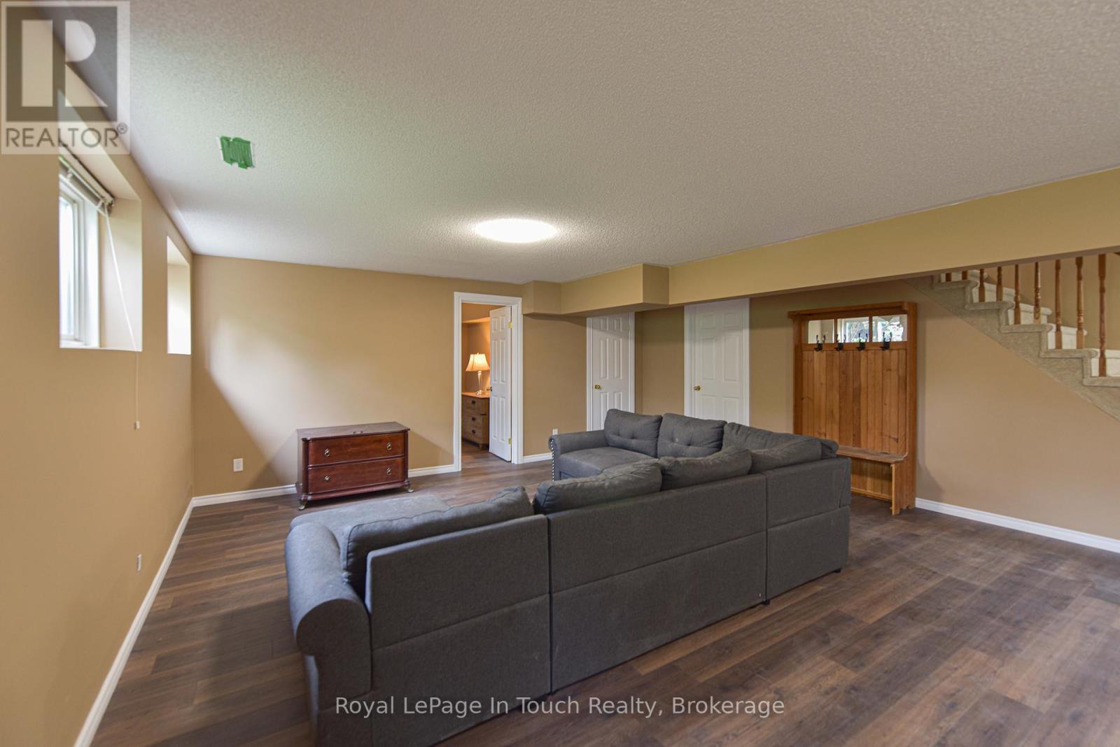 5 Earls Court, Severn, Ontario  L0K 1E0 - Photo 36 - S12212149