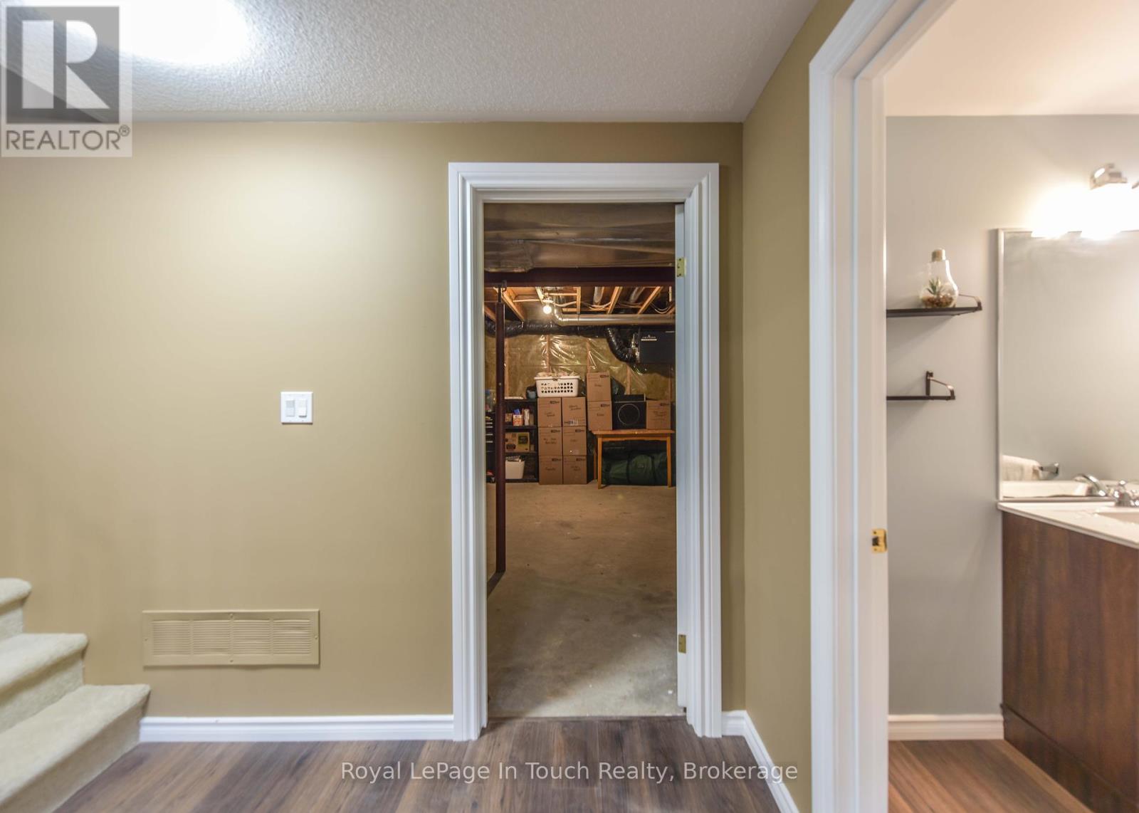5 Earls Court, Severn, Ontario  L0K 1E0 - Photo 40 - S12212149