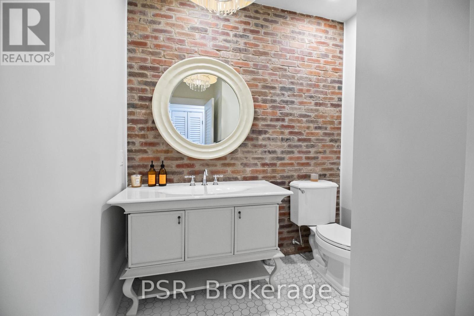 893 Forest Glen Avenue, Burlington, Ontario  L7T 2L1 - Photo 23 - W12212173