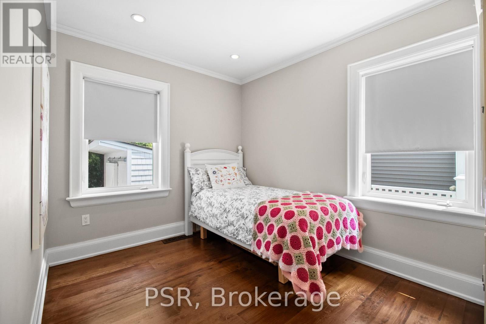893 Forest Glen Avenue, Burlington, Ontario  L7T 2L1 - Photo 25 - W12212173