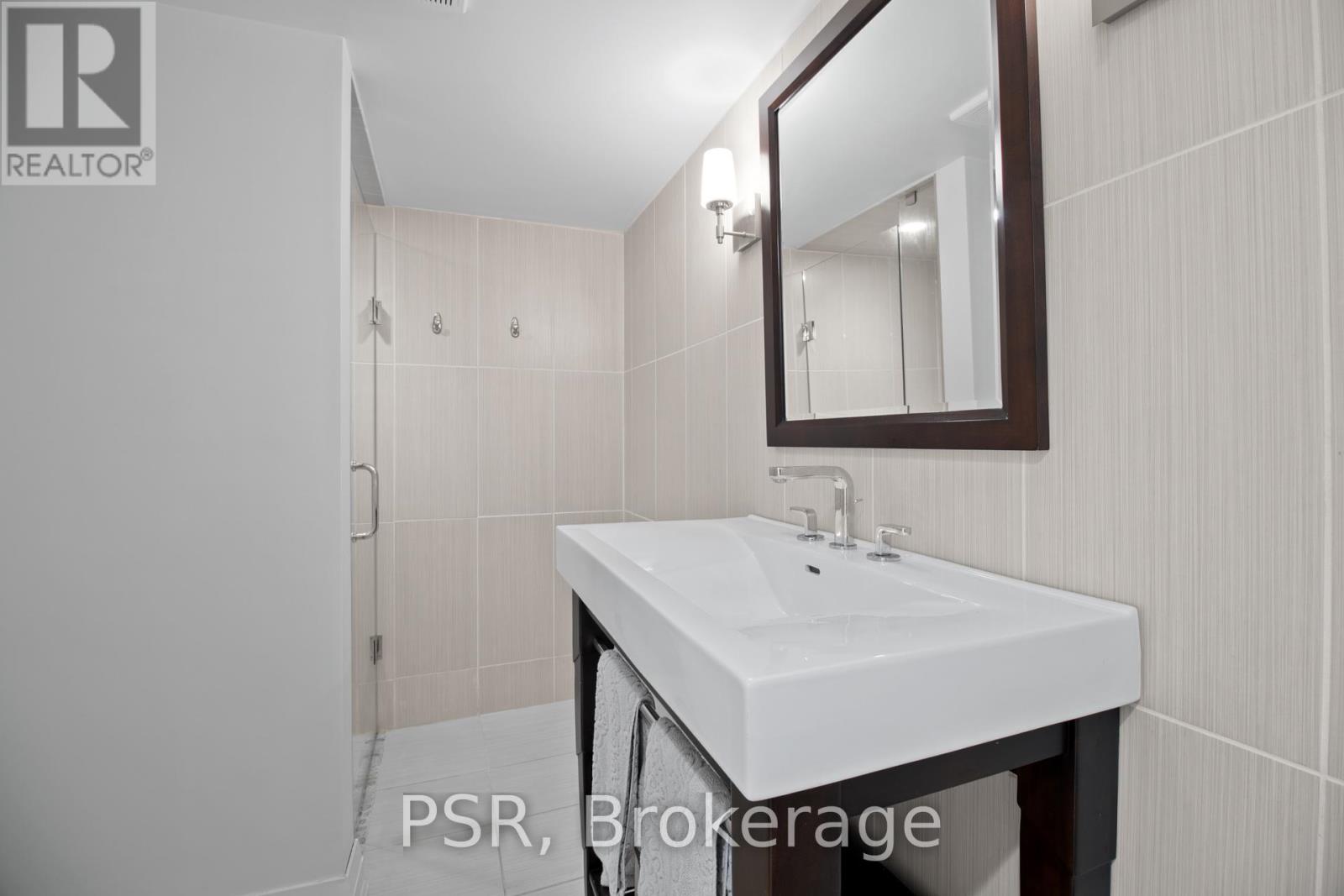 893 Forest Glen Avenue, Burlington, Ontario  L7T 2L1 - Photo 28 - W12212173