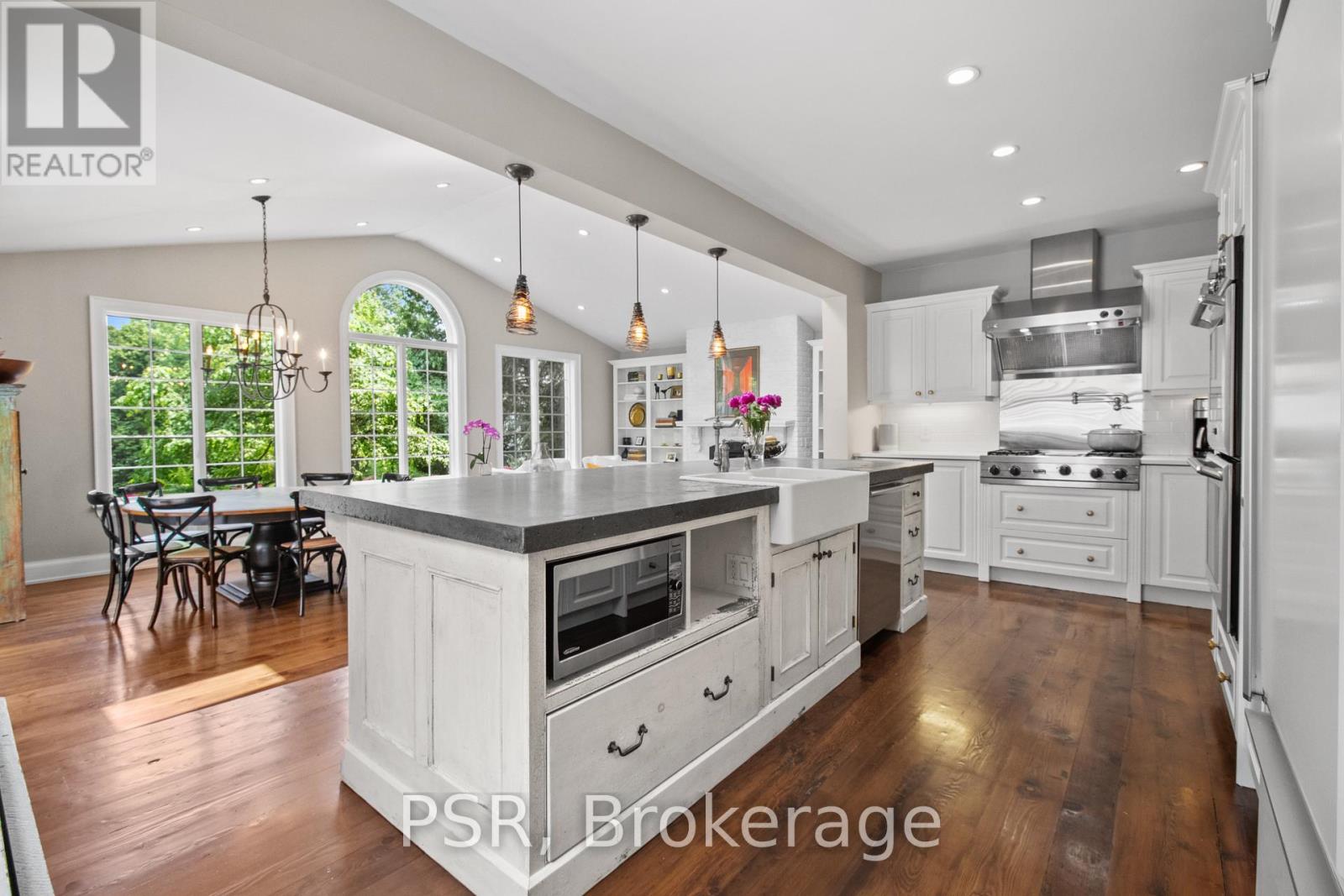 893 Forest Glen Avenue, Burlington, Ontario  L7T 2L1 - Photo 6 - W12212173