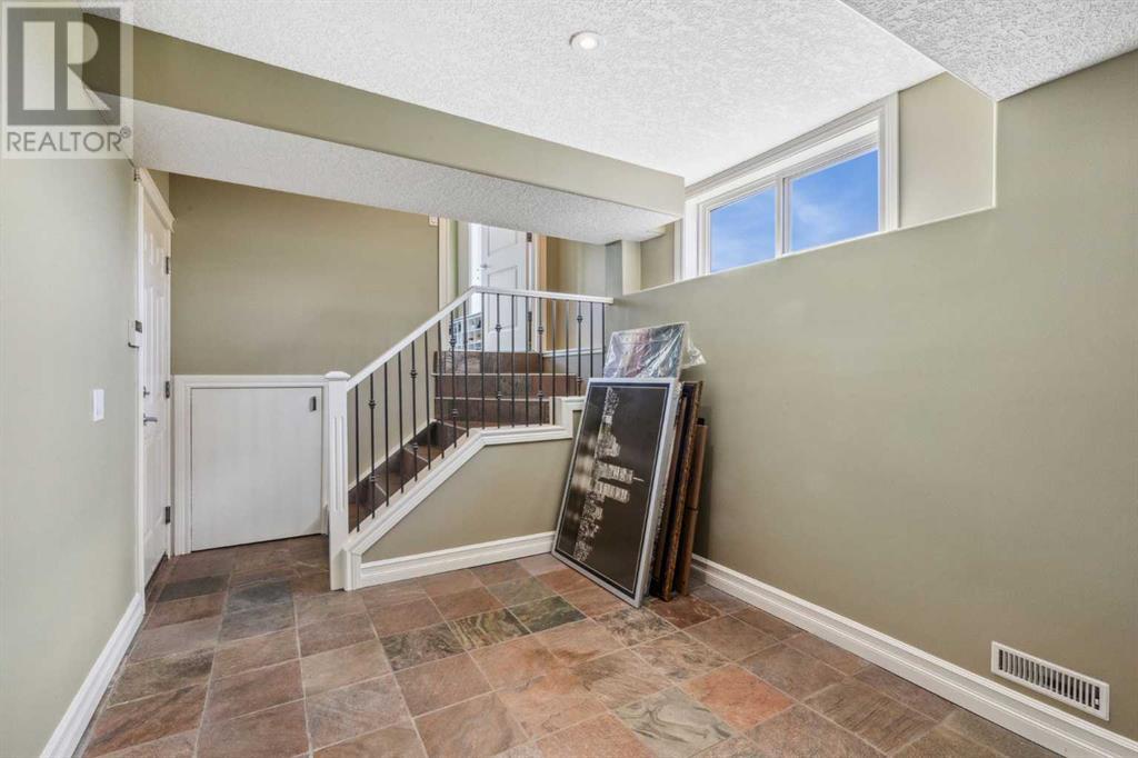 5619 Coach Hill Road Sw, Calgary, Alberta  T3H 2A2 - Photo 33 - A2214903