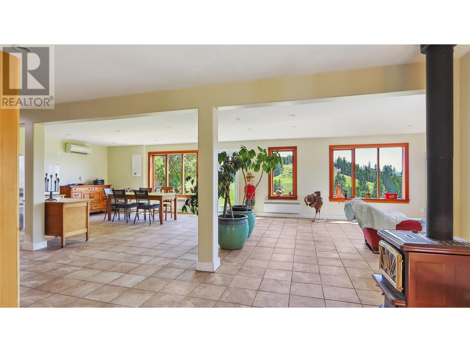 4690 Hwy 3, Rock Creek, British Columbia  V0H 1Y0 - Photo 21 - 10351631
