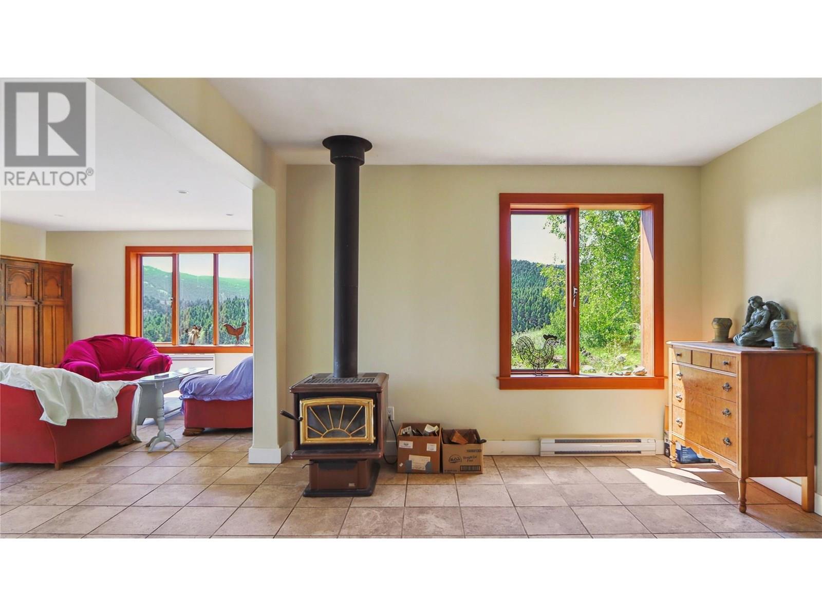 4690 Hwy 3, Rock Creek, British Columbia  V0H 1Y0 - Photo 32 - 10351631