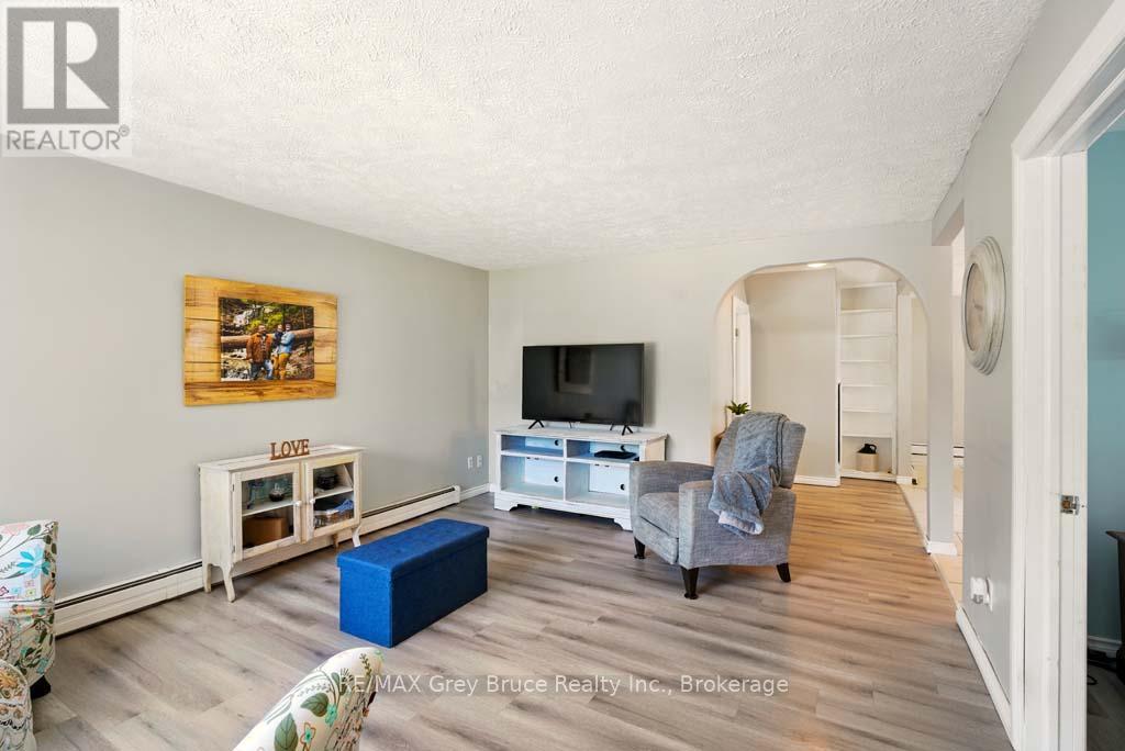 1789 6th Avenue E, Owen Sound, Ontario  N4K 2V9 - Photo 12 - X12212128