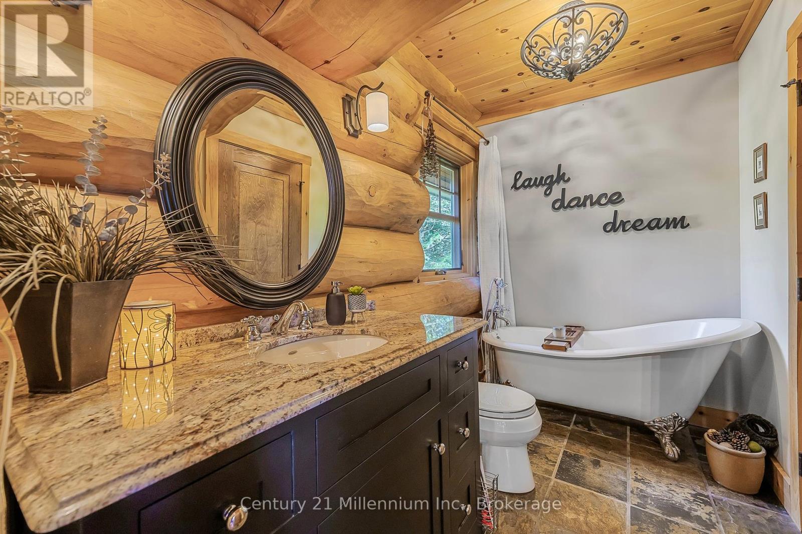 158 Wiles Lane, Grey Highlands, Ontario  N0C 1E0 - Photo 17 - X12212188