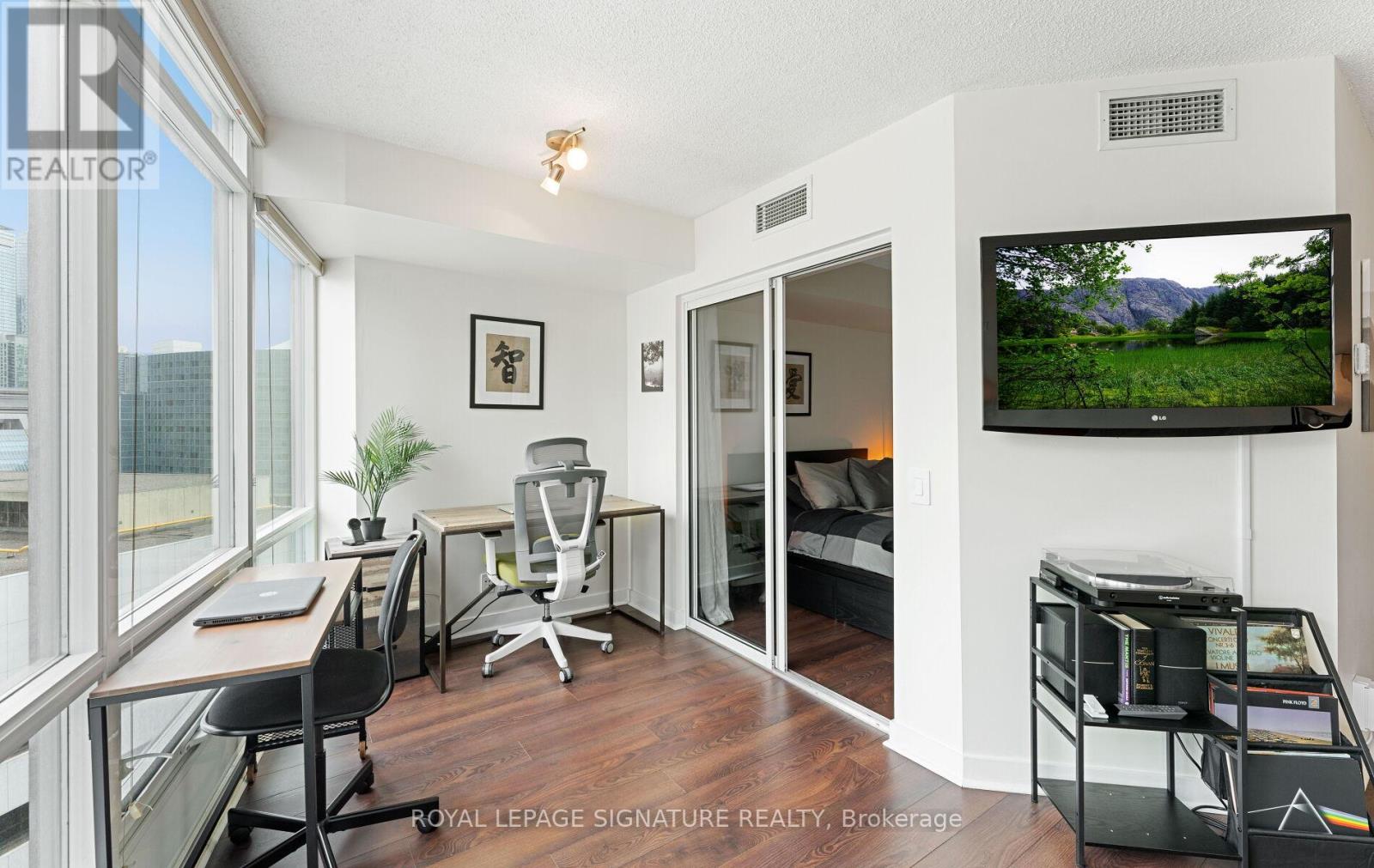 1201 - 361 Front Street W, Toronto, Ontario  M5V 3R5 - Photo 12 - C12192626
