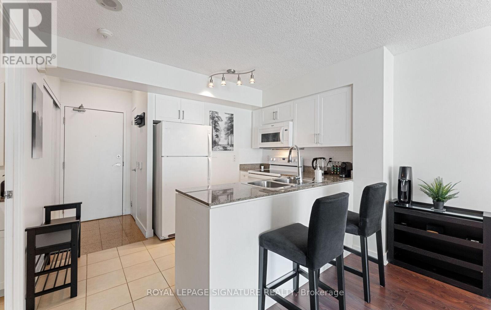 1201 - 361 Front Street W, Toronto, Ontario  M5V 3R5 - Photo 14 - C12192626